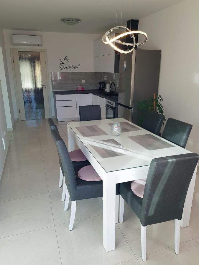 Apartman Tessa Vela Luka Ngoại thất bức ảnh
