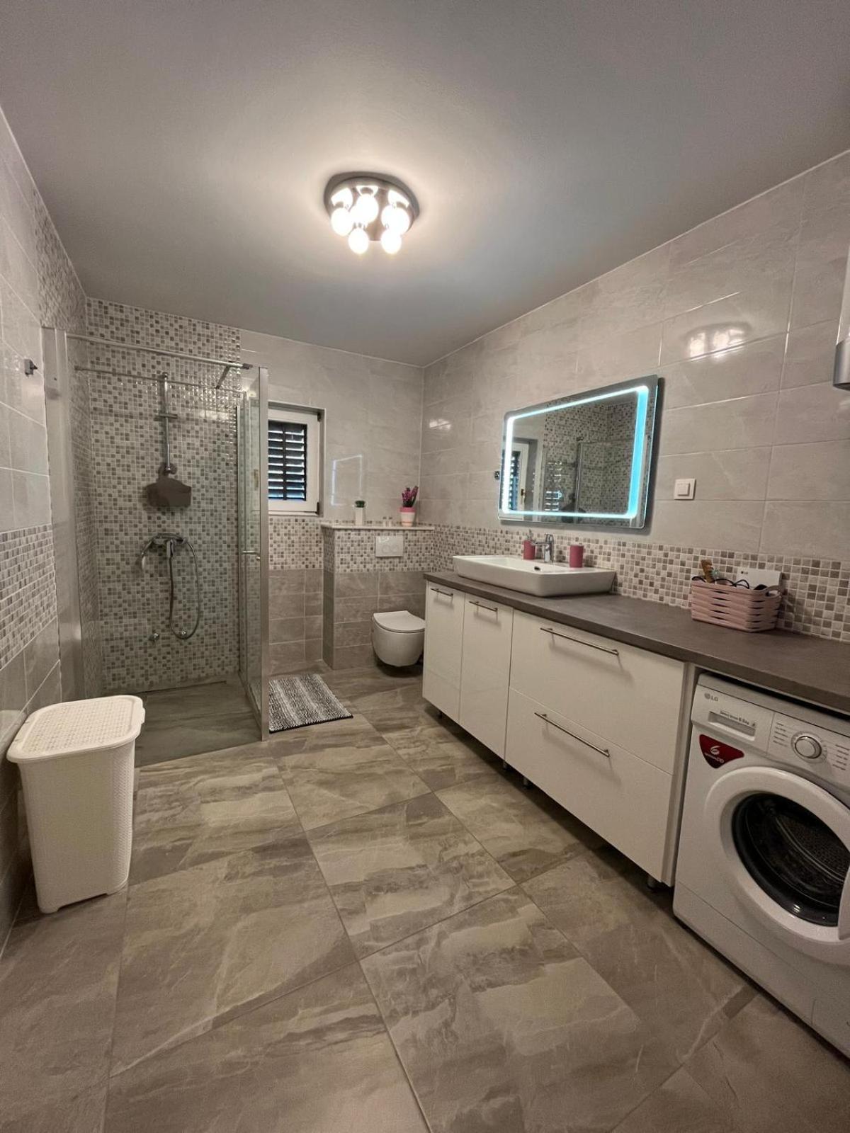 Apartman Tessa Vela Luka Ngoại thất bức ảnh
